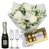 Kit Mini Buquê com 6 Rosas Brancas e Atromélias Brancas+Espumante Chandon Baby+Chocolate 8un