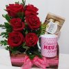 Ikebana com 6 Rosas Vermelhas+Chocolate 8un+Caneca Rosa